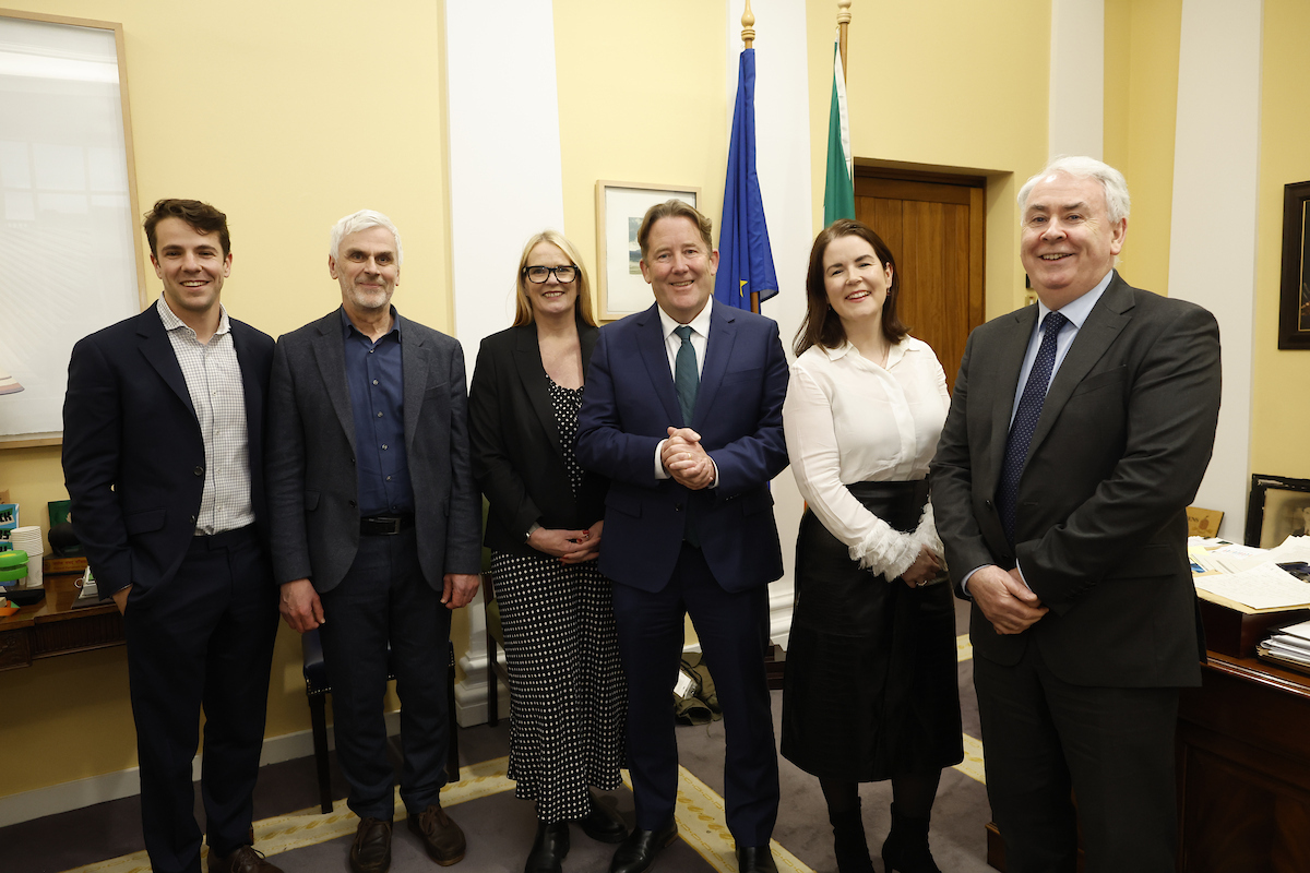 Pictured - Go-Ahead Ireland Managing Director Dervla McKay and Daniel Lewis, Chief Commercial Officer of the Go-Ahead Group, joined the Minister for Transport Darragh O'Brien, NTA CEO Anne Shaw, Director of Transport Planning, Investment and Taxi Regulation Hugh Creegan, and Director of Public Transport Services Jeremy Ryan at the announcement of this new contract signing.